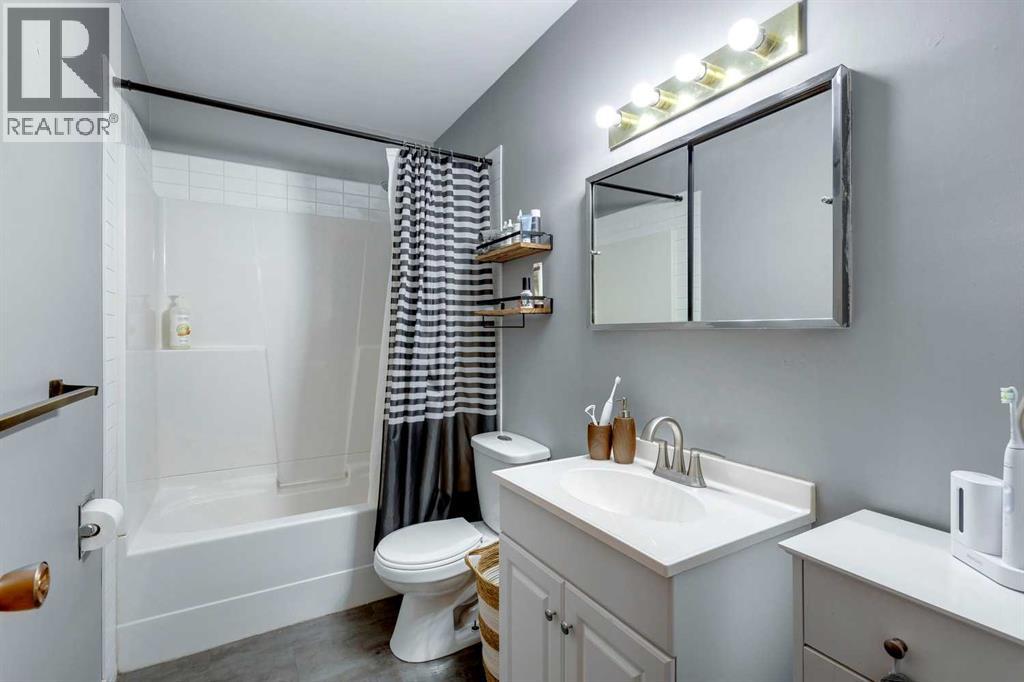 Multi-family House Bungalow for Sale in / Spruce Drive SW Wildwood Calgary 