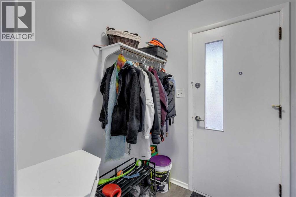 Multi-family House Bungalow for Sale in / Spruce Drive SW Wildwood Calgary 
