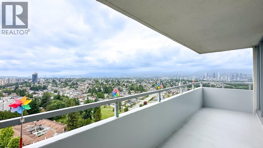 Photo 12 of 2204 4160 Sardis Street, Burnaby BC