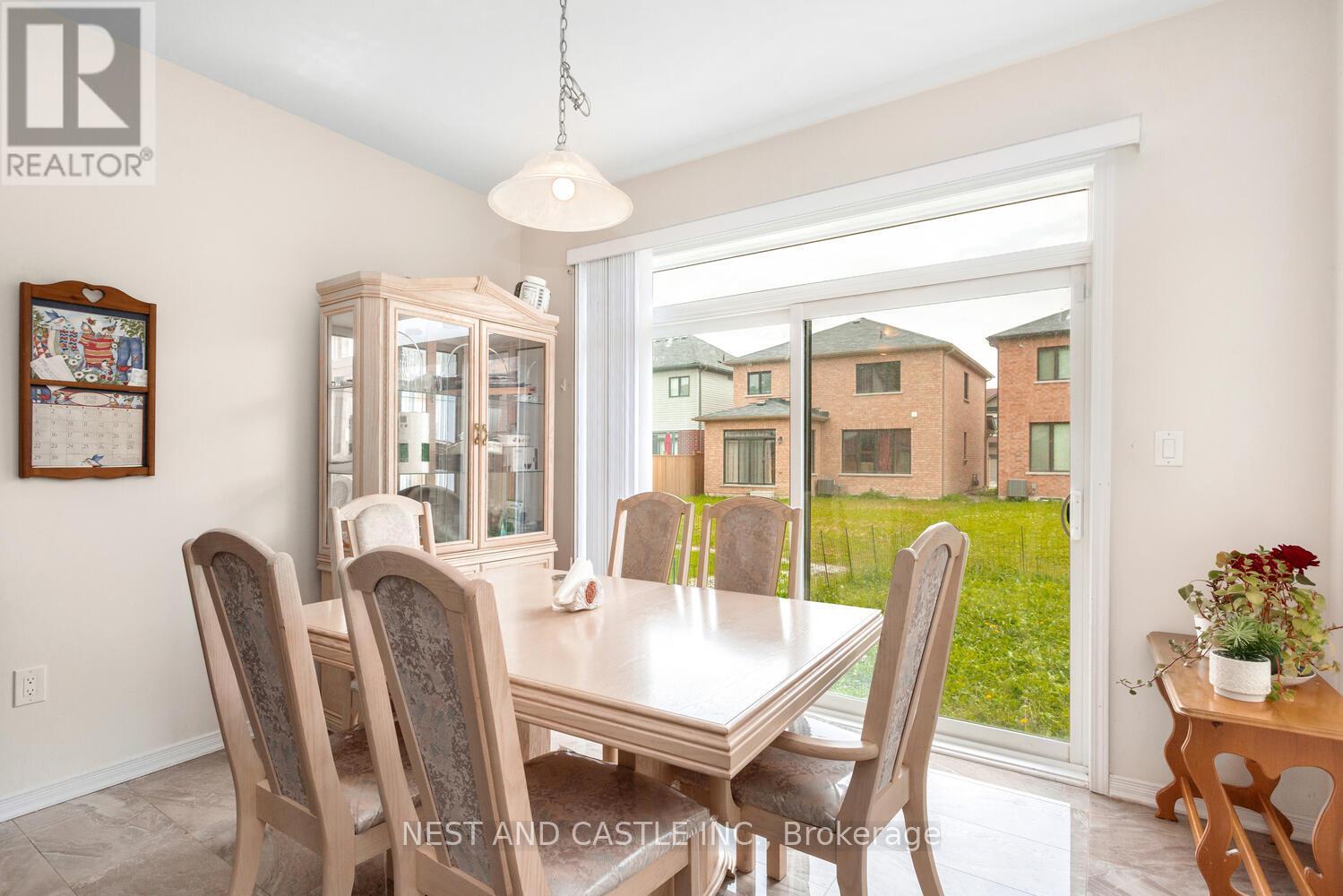 Photo 11 of 146 Cactus Crescent, Hamilton ON
