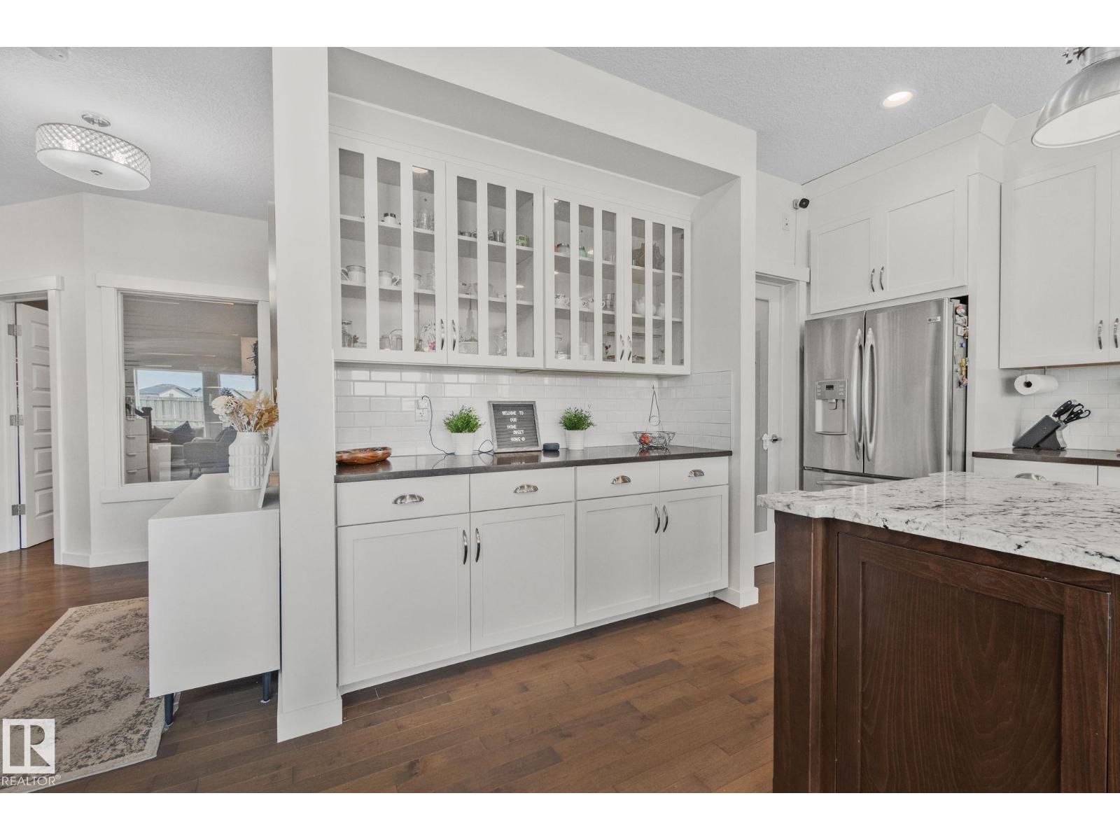Photo 9 of 3936 Claxton Lo Sw, Edmonton AB