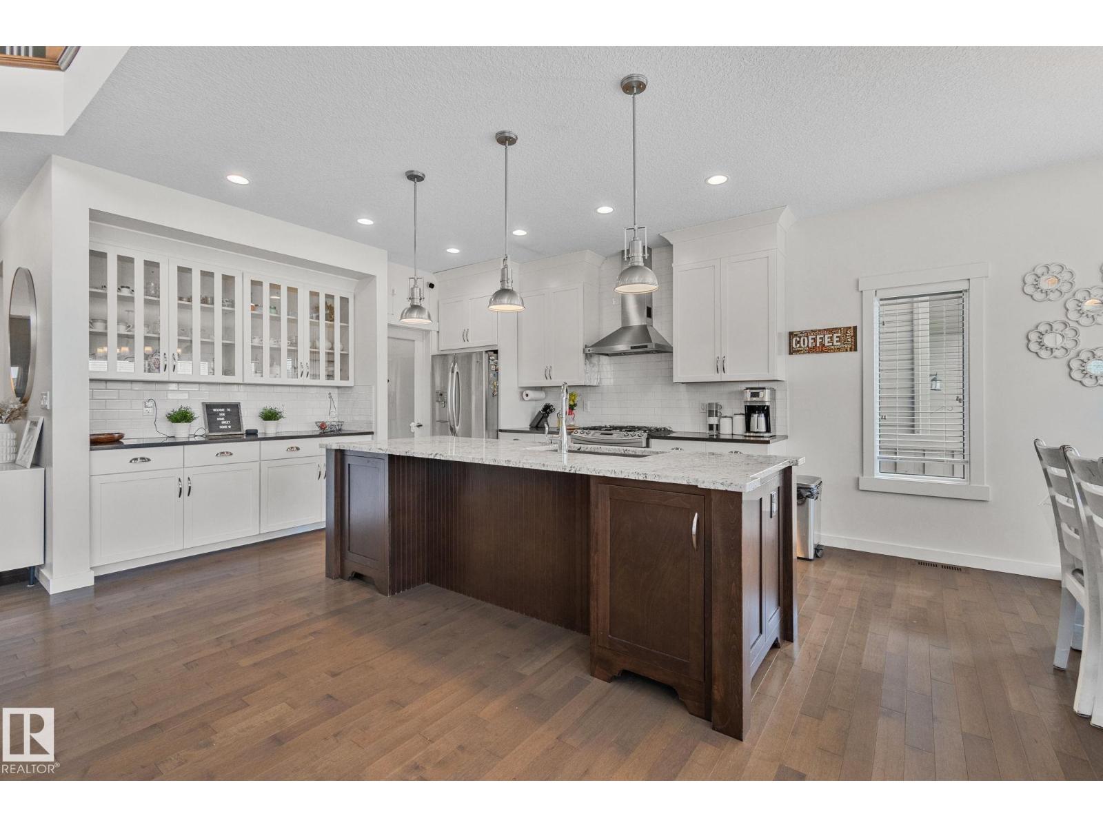 Photo 3 of 3936 Claxton Lo Sw, Edmonton AB