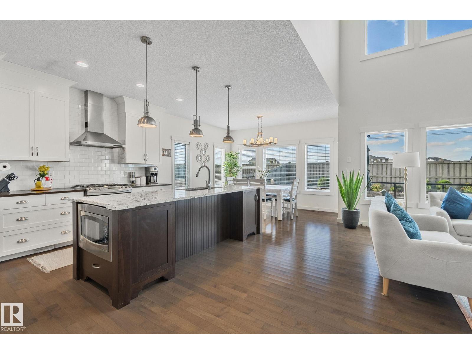 Photo 5 of 3936 Claxton Lo Sw, Edmonton AB