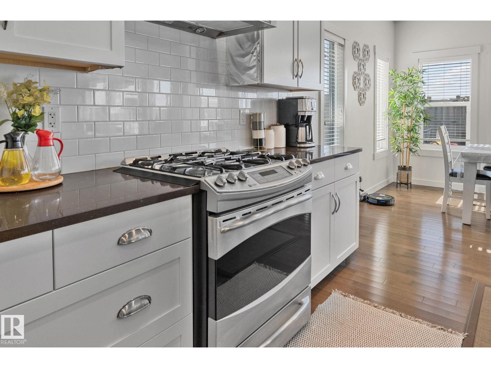 Photo 7 of 3936 Claxton Lo Sw, Edmonton AB