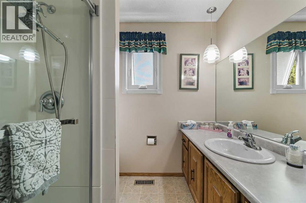 Single Family House Bungalow for Sale in  Lysander Crescent SE Ogden Calgary 