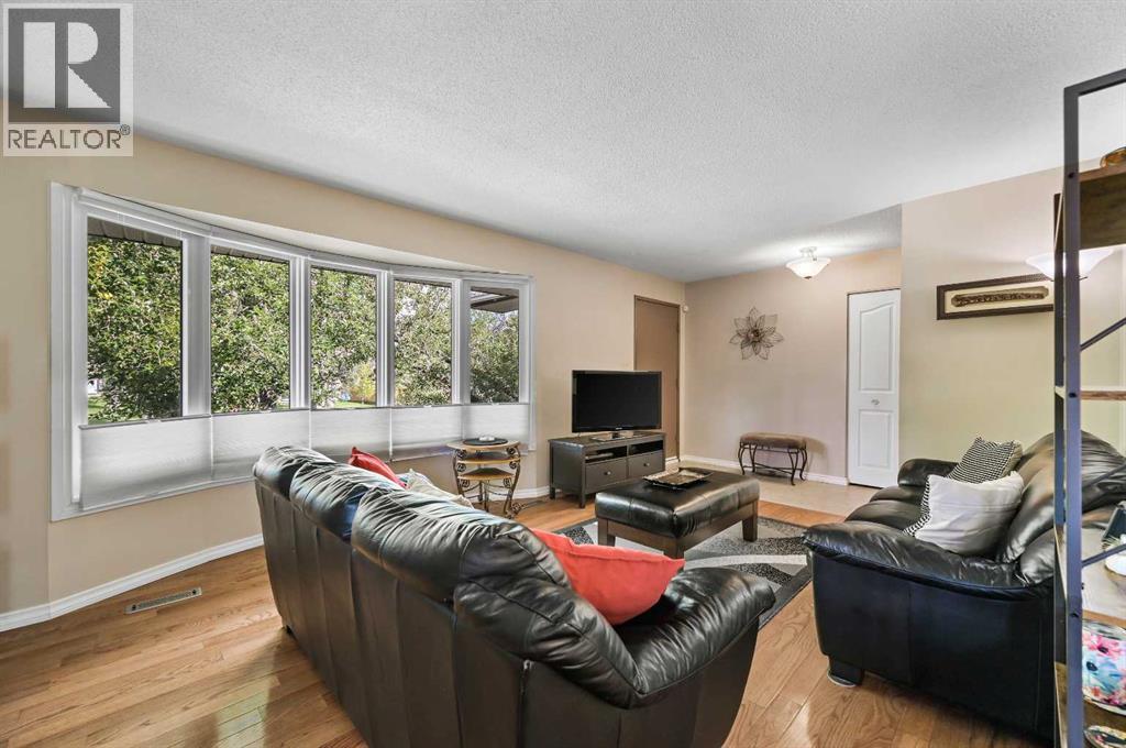 Single Family House Bungalow for Sale in  Lysander Crescent SE Ogden Calgary 