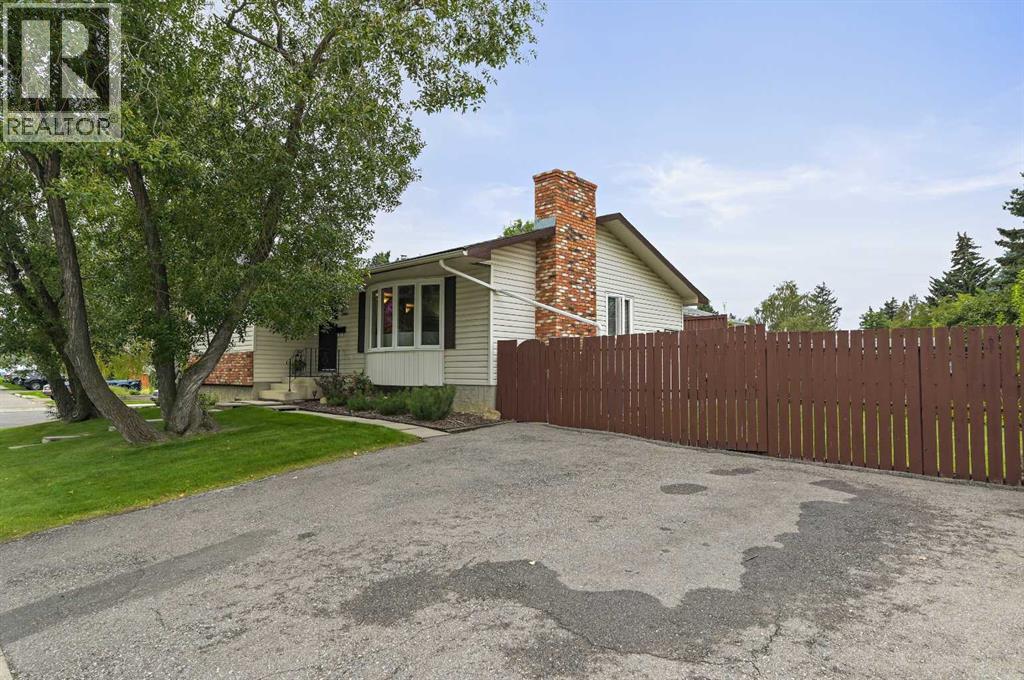 Single Family House Bungalow for Sale in  Lysander Crescent SE Ogden Calgary 