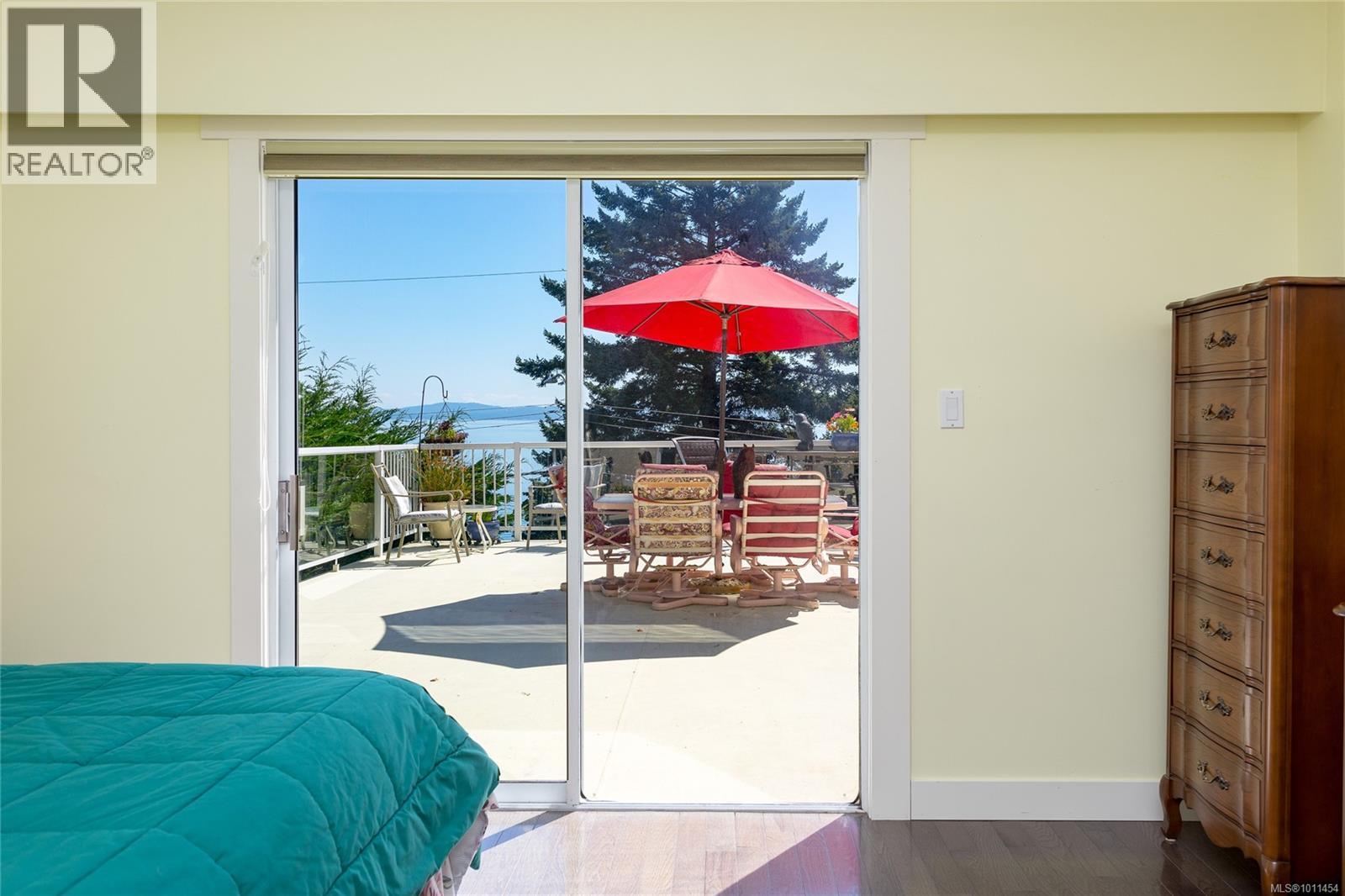 Photo 18 of 4964 Lochside Dr, Saanich BC