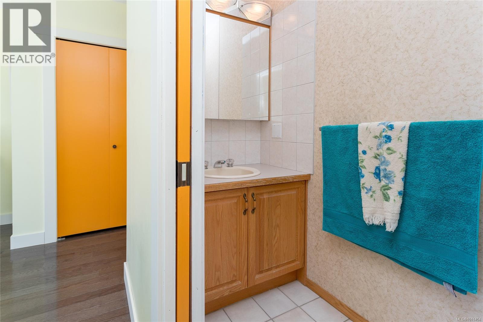 Photo 22 of 4964 Lochside Dr, Saanich BC