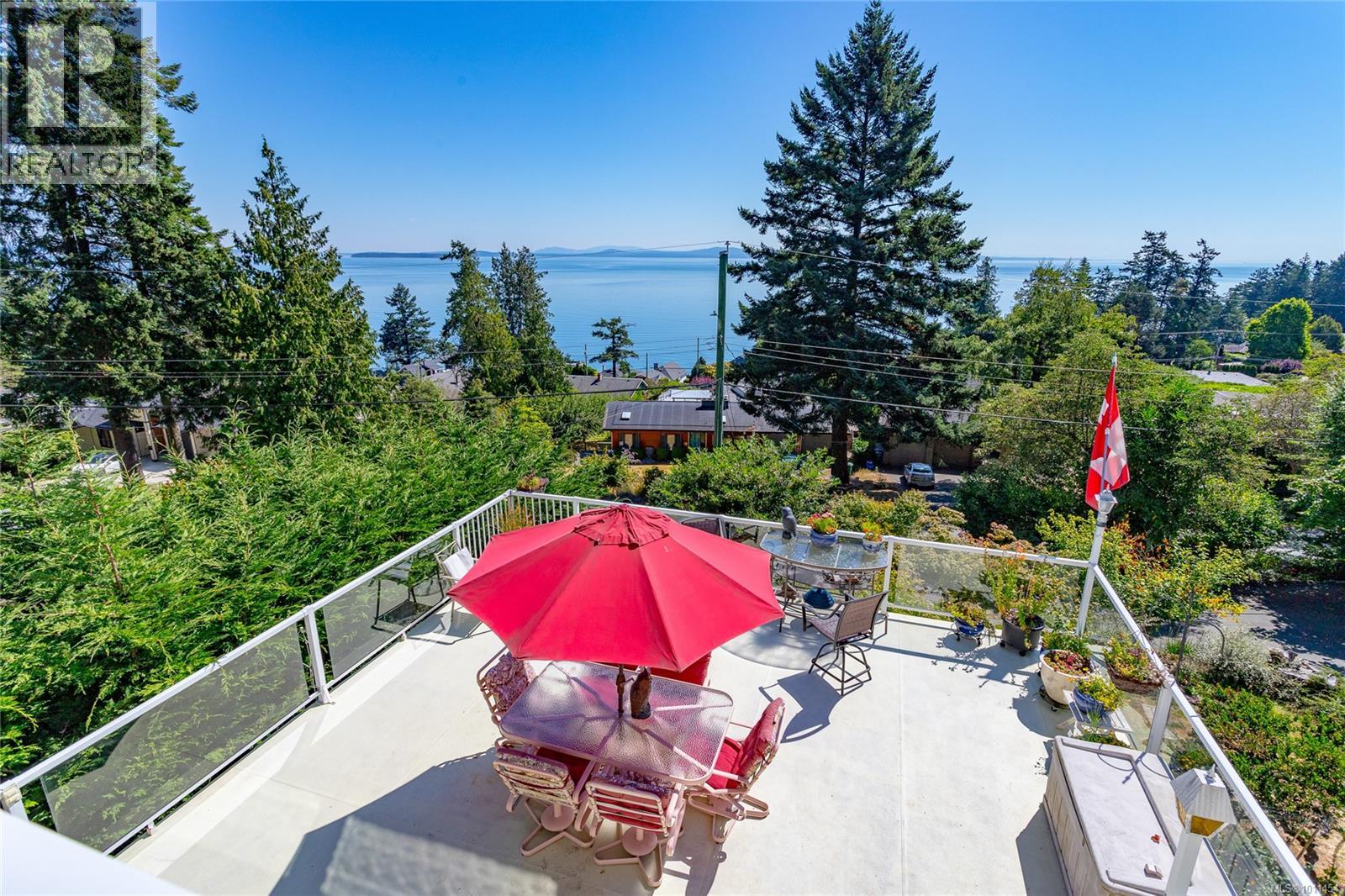 Photo 31 of 4964 Lochside Dr, Saanich BC