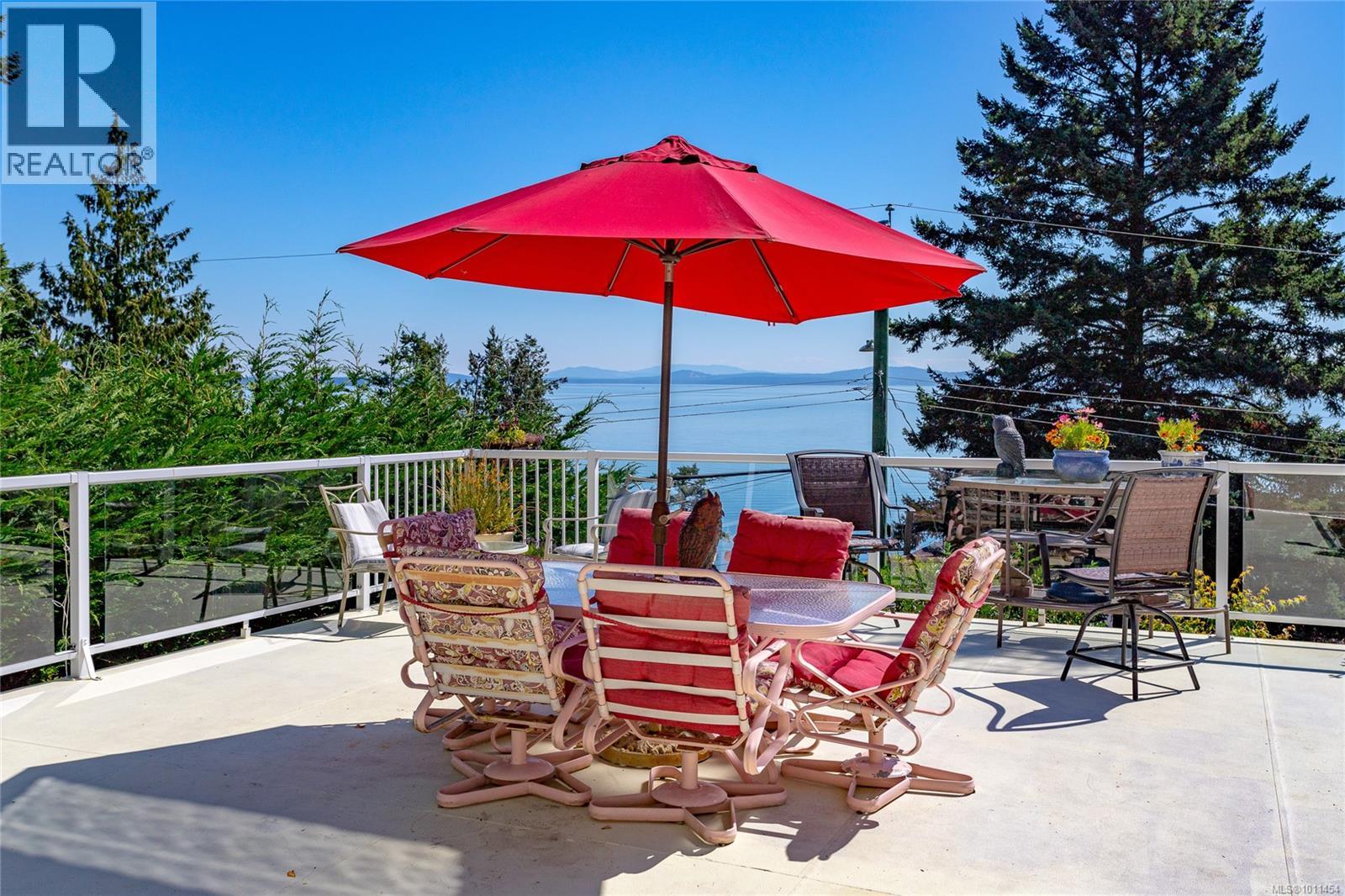 Photo 37 of 4964 Lochside Dr, Saanich BC