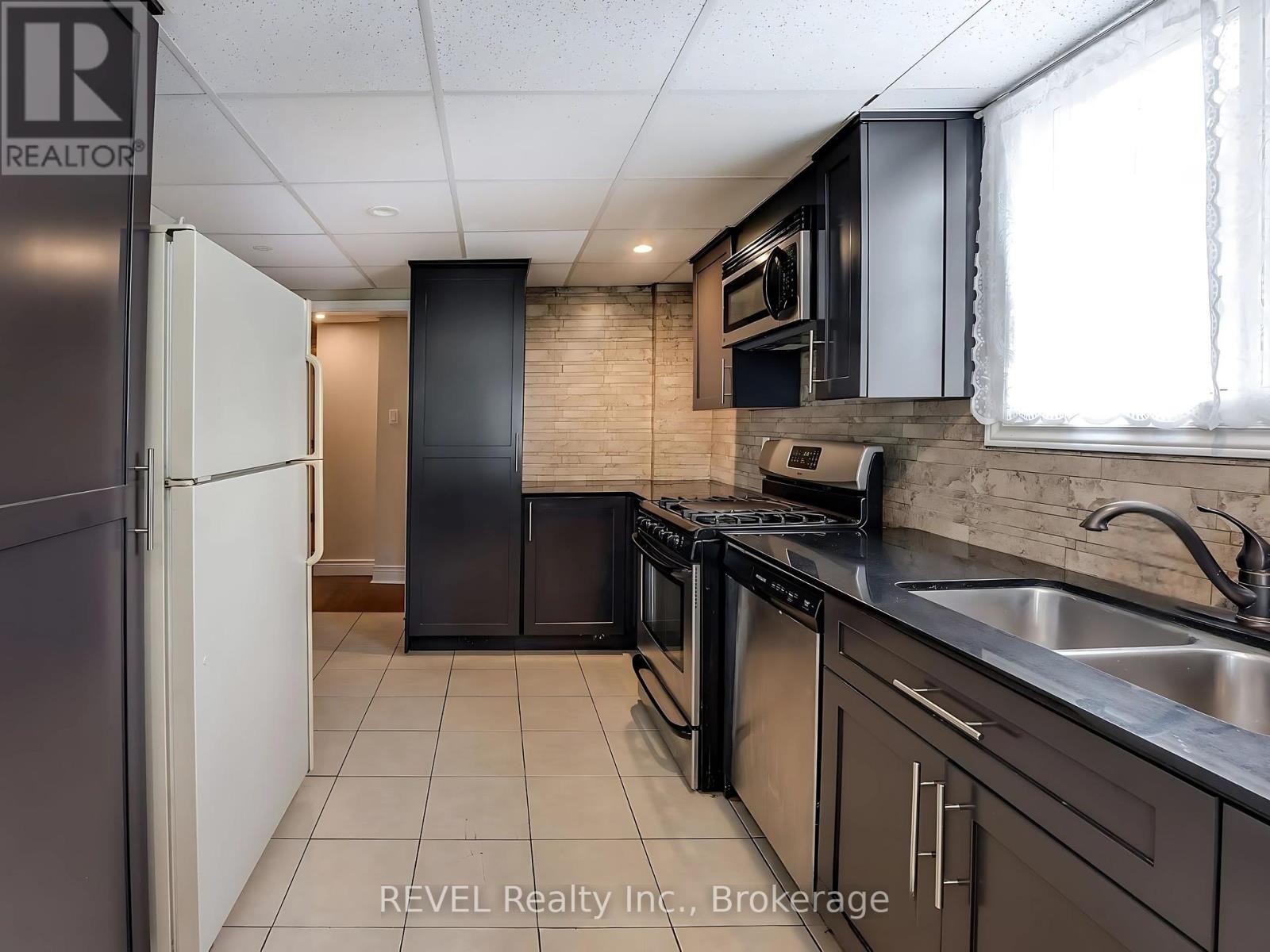 Photo 6 of Main 25 Delaware Street, St Catharines ON