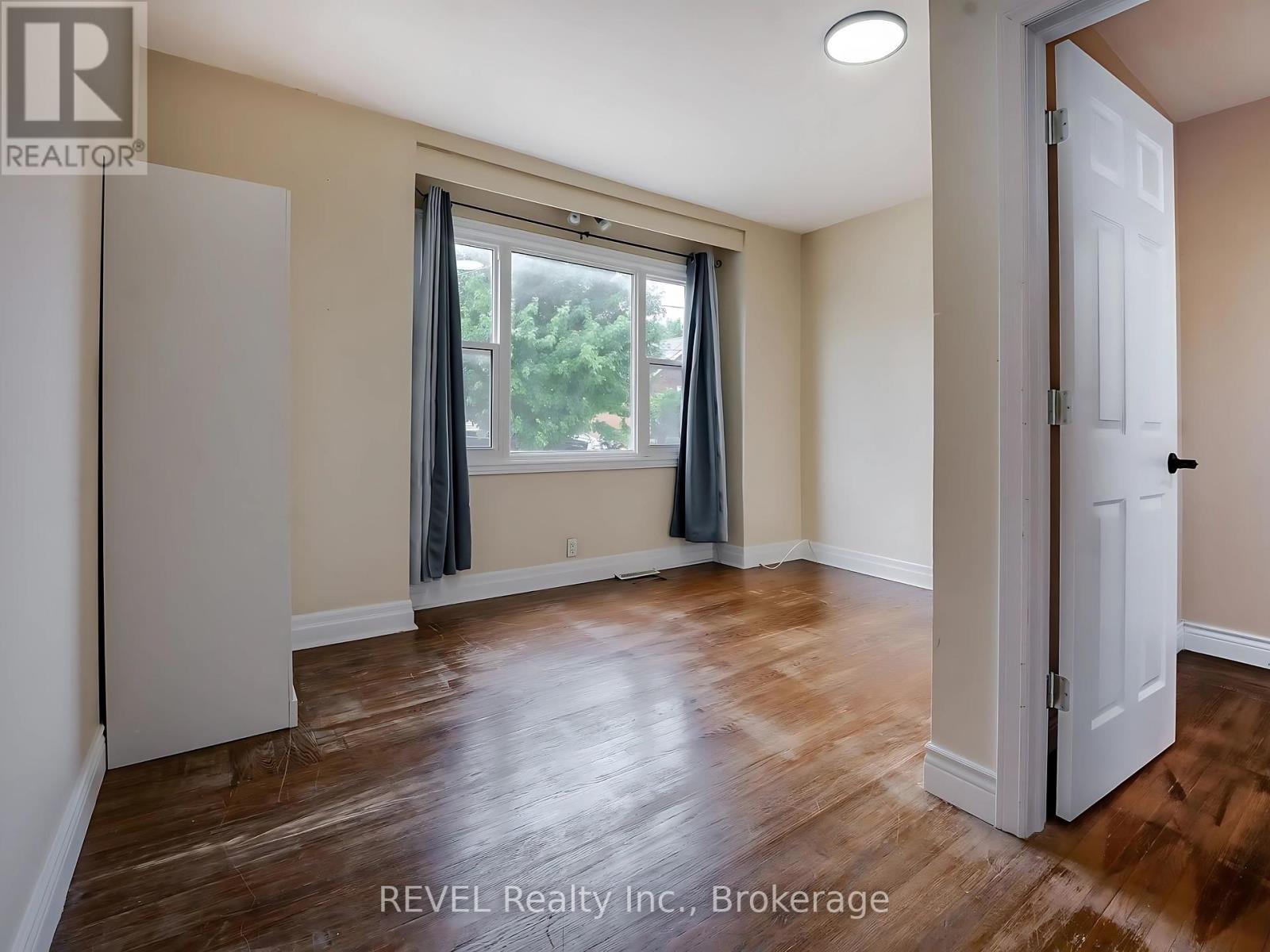 Photo 9 of Main 25 Delaware Street, St Catharines ON