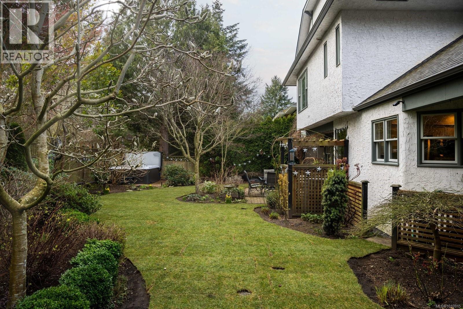 Photo 41 of 3913 Gibson Crt, Saanich BC
