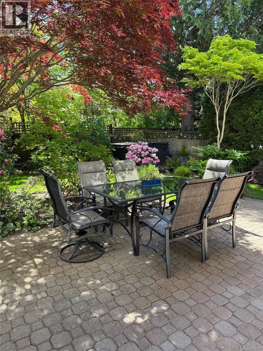 Photo 42 of 3913 Gibson Crt, Saanich BC
