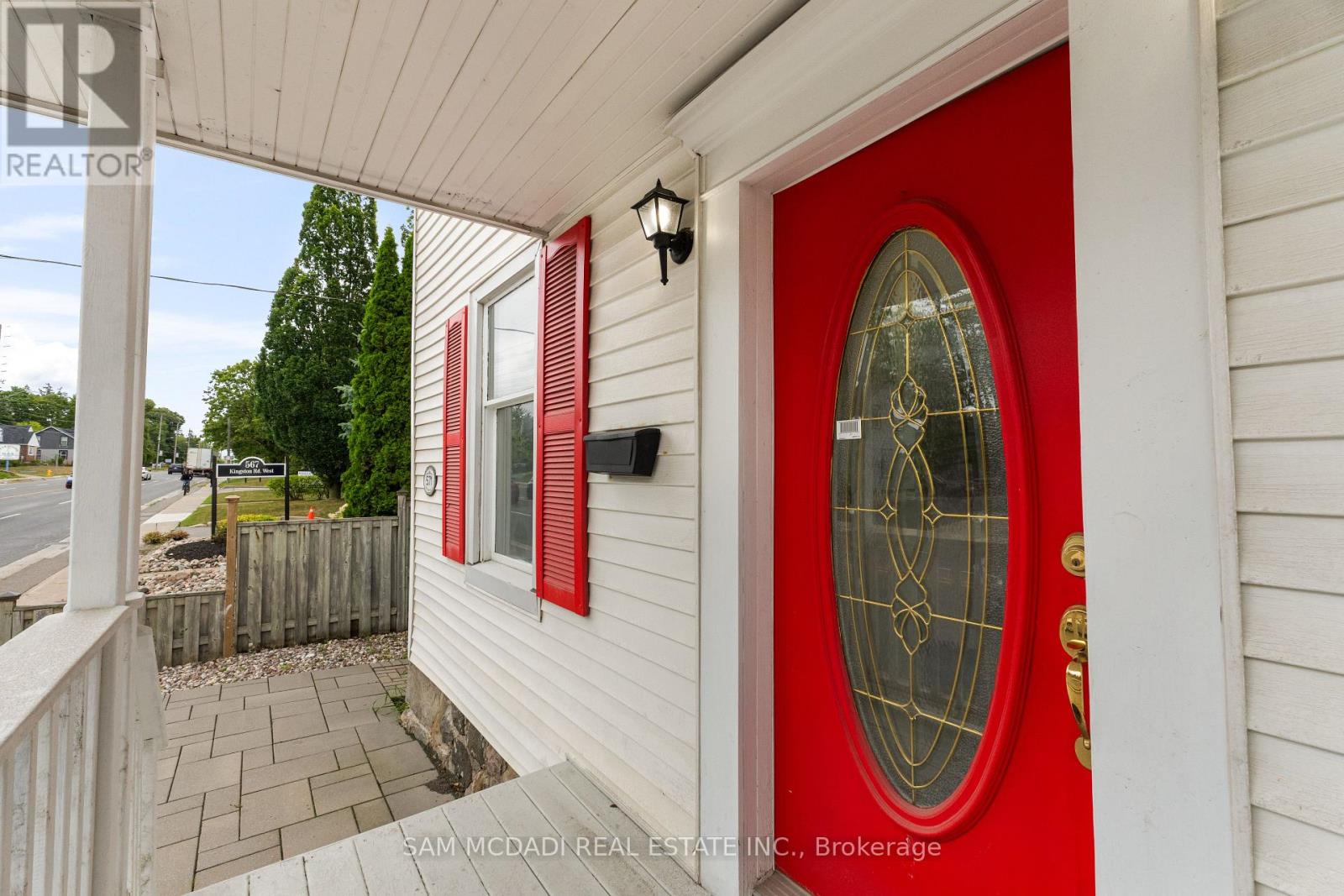 Photo 3 of 571 Kingston Road W, Ajax ON