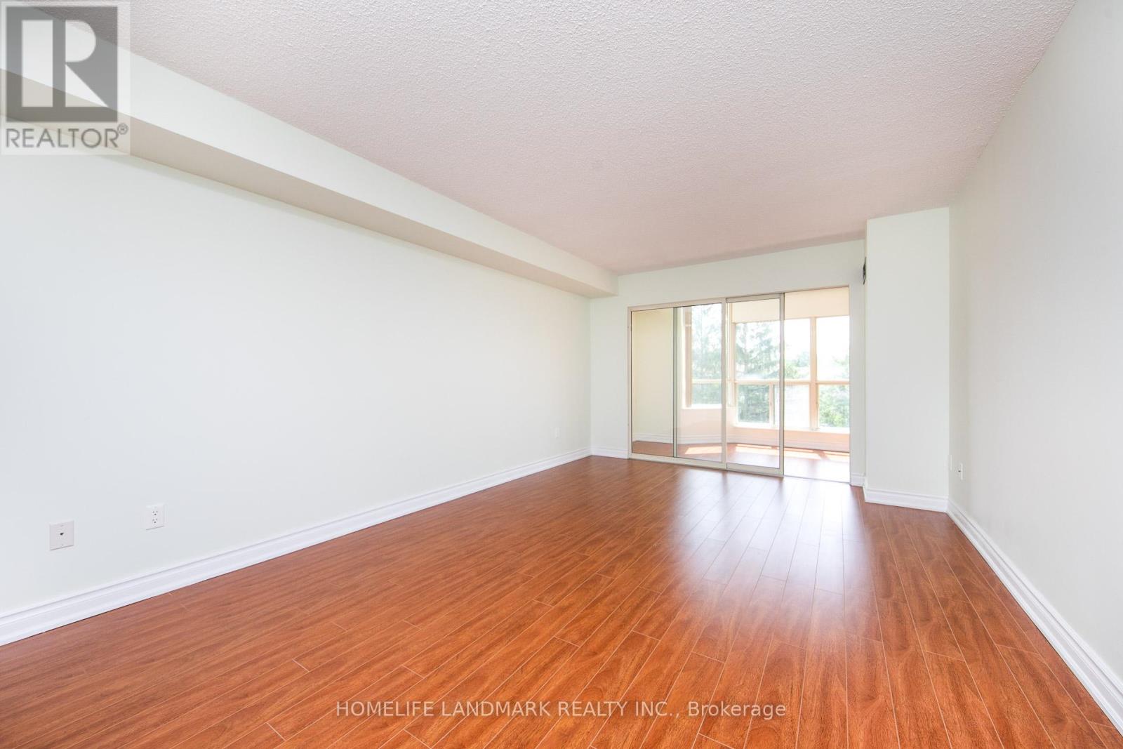 Photo 12 of 302 175 Cedar Avenue, Richmond Hill ON