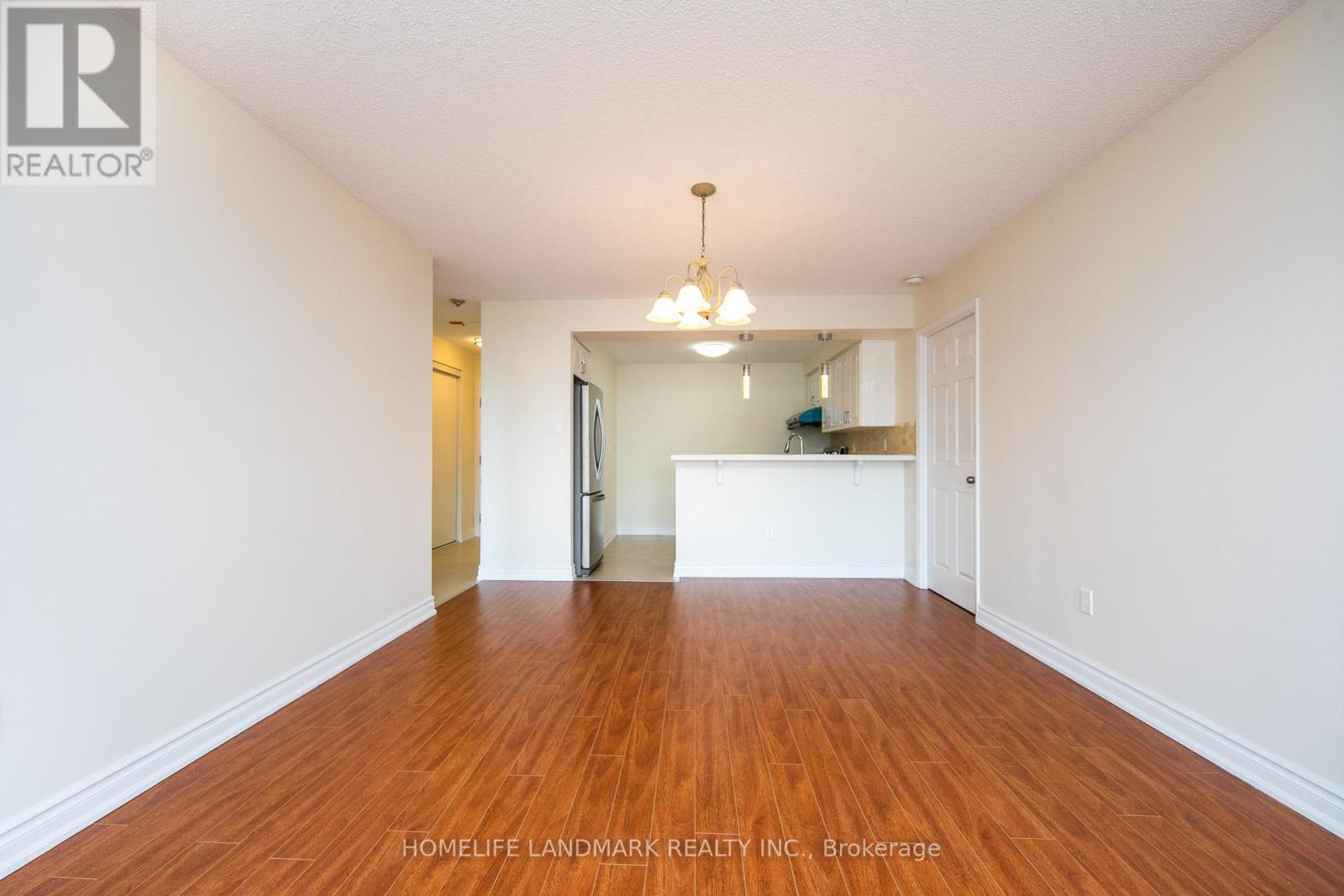 Photo 20 of 302 175 Cedar Avenue, Richmond Hill ON