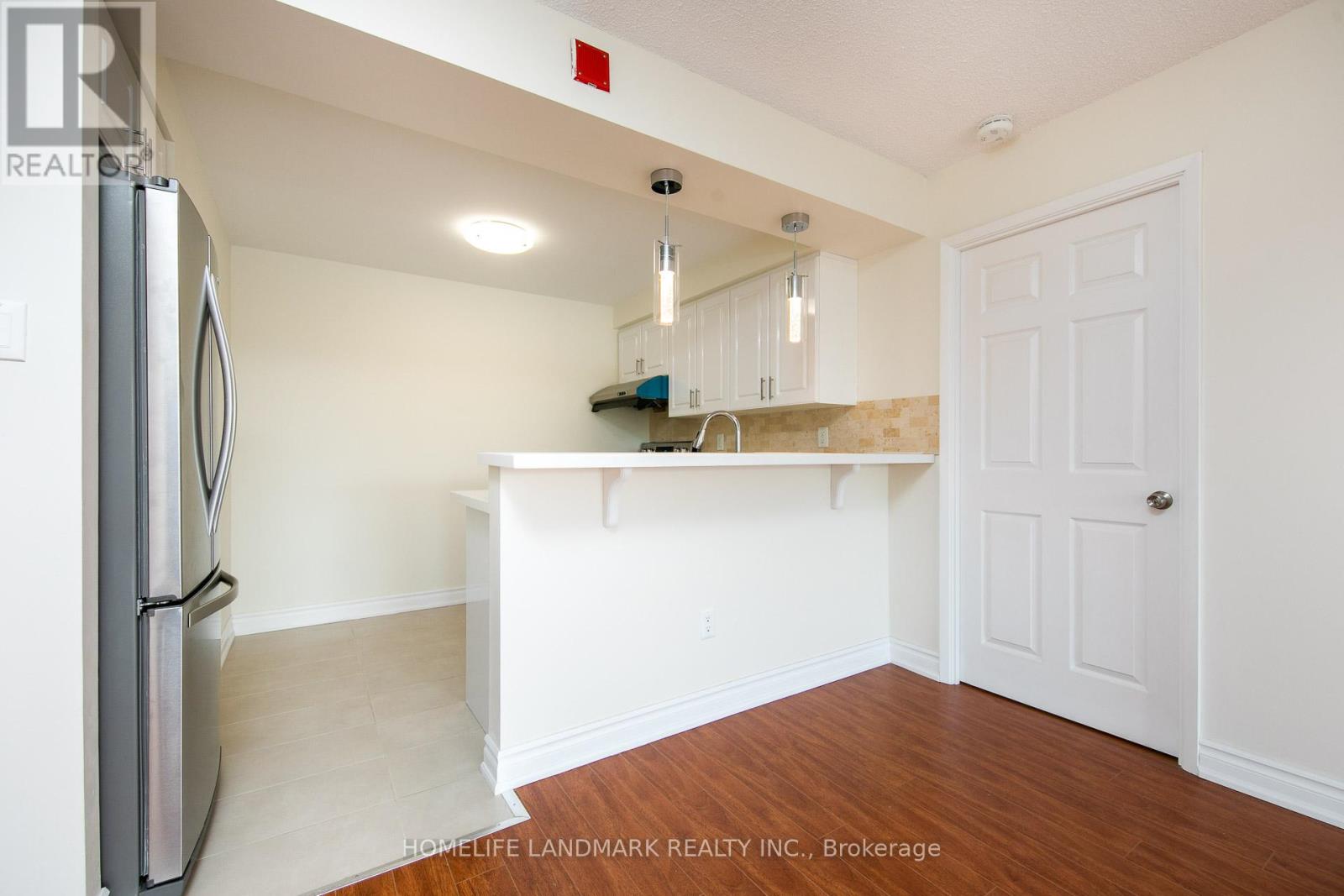 Photo 24 of 302 175 Cedar Avenue, Richmond Hill ON