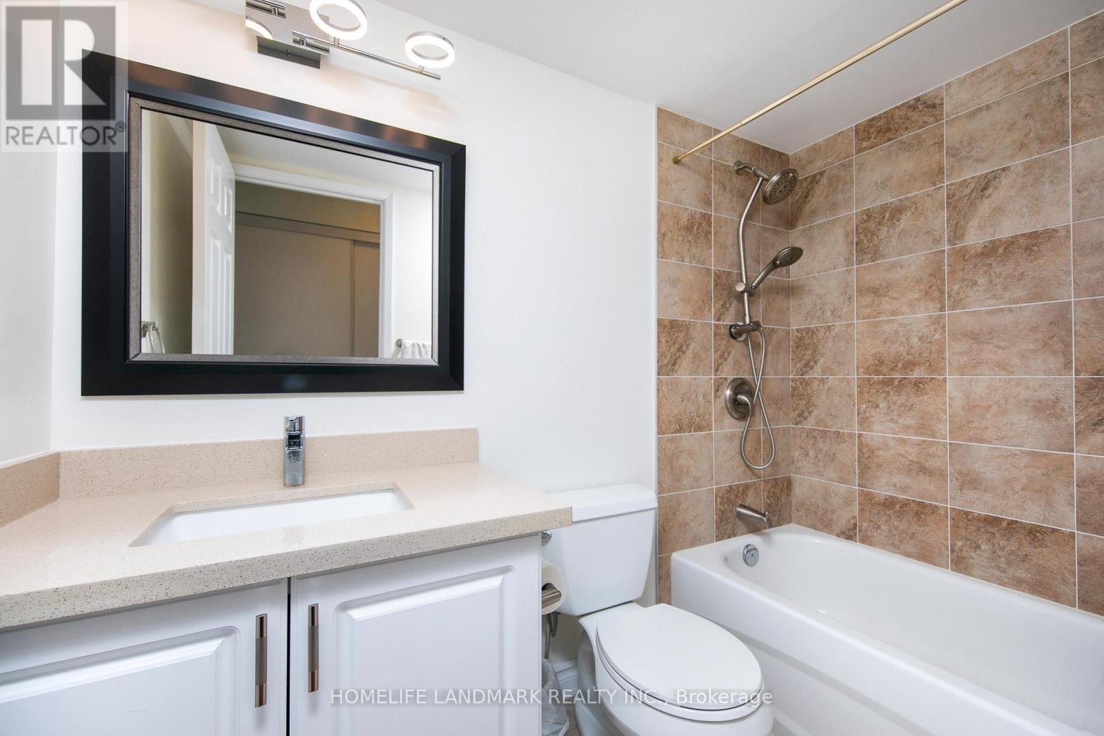 Photo 9 of 302 175 Cedar Avenue, Richmond Hill ON