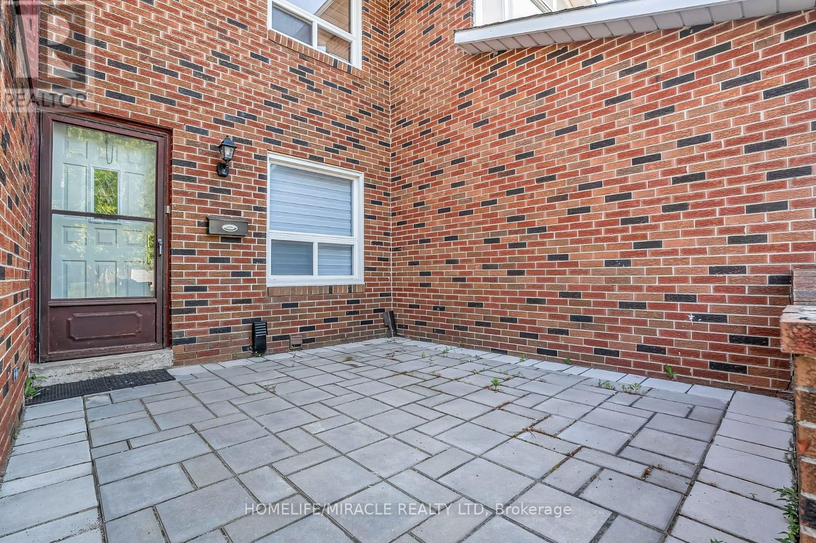 Photo 2 of 102 Micmac Crescent, Toronto ON