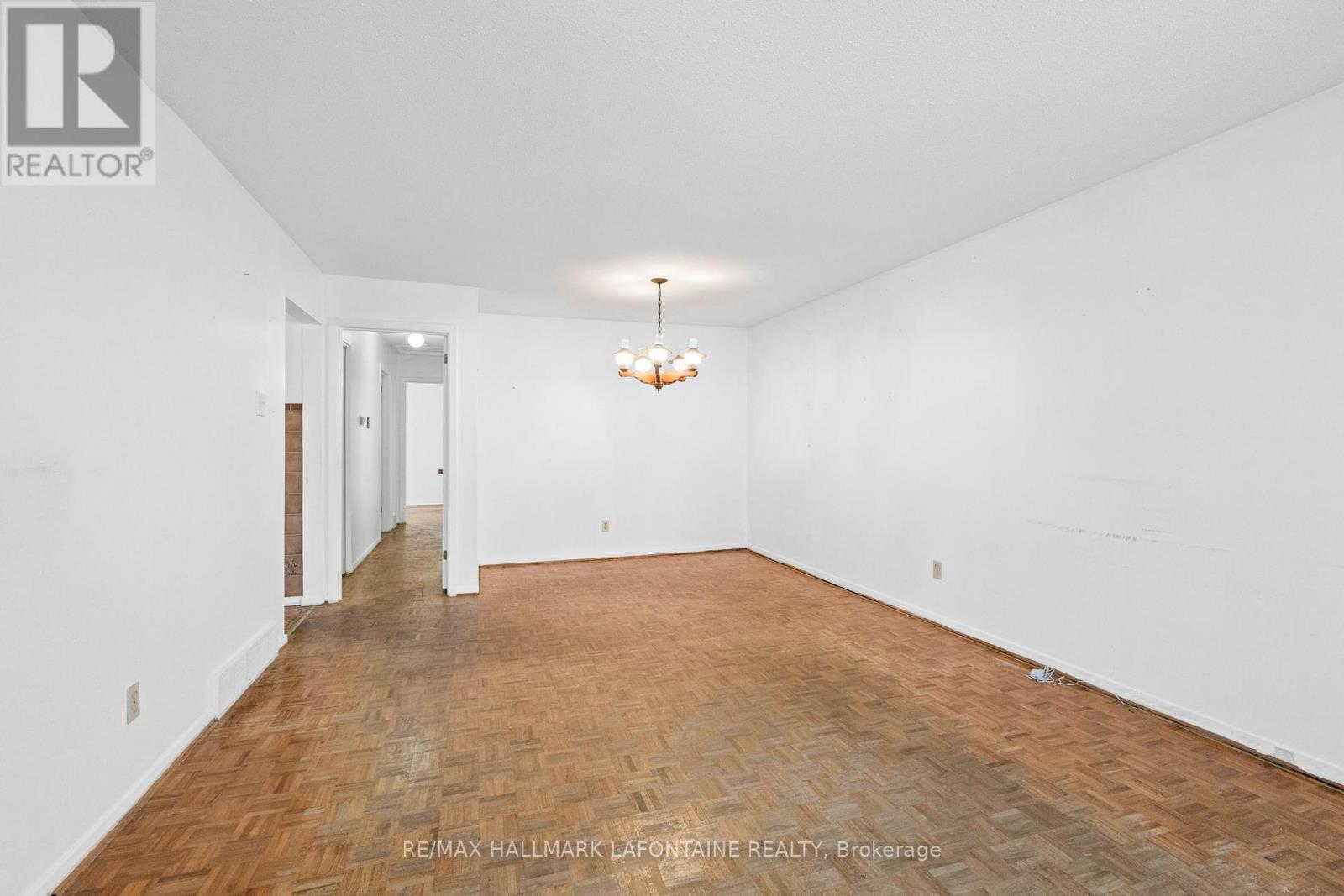 Photo 34 of 602 Eastvale Drive, Ottawa ON