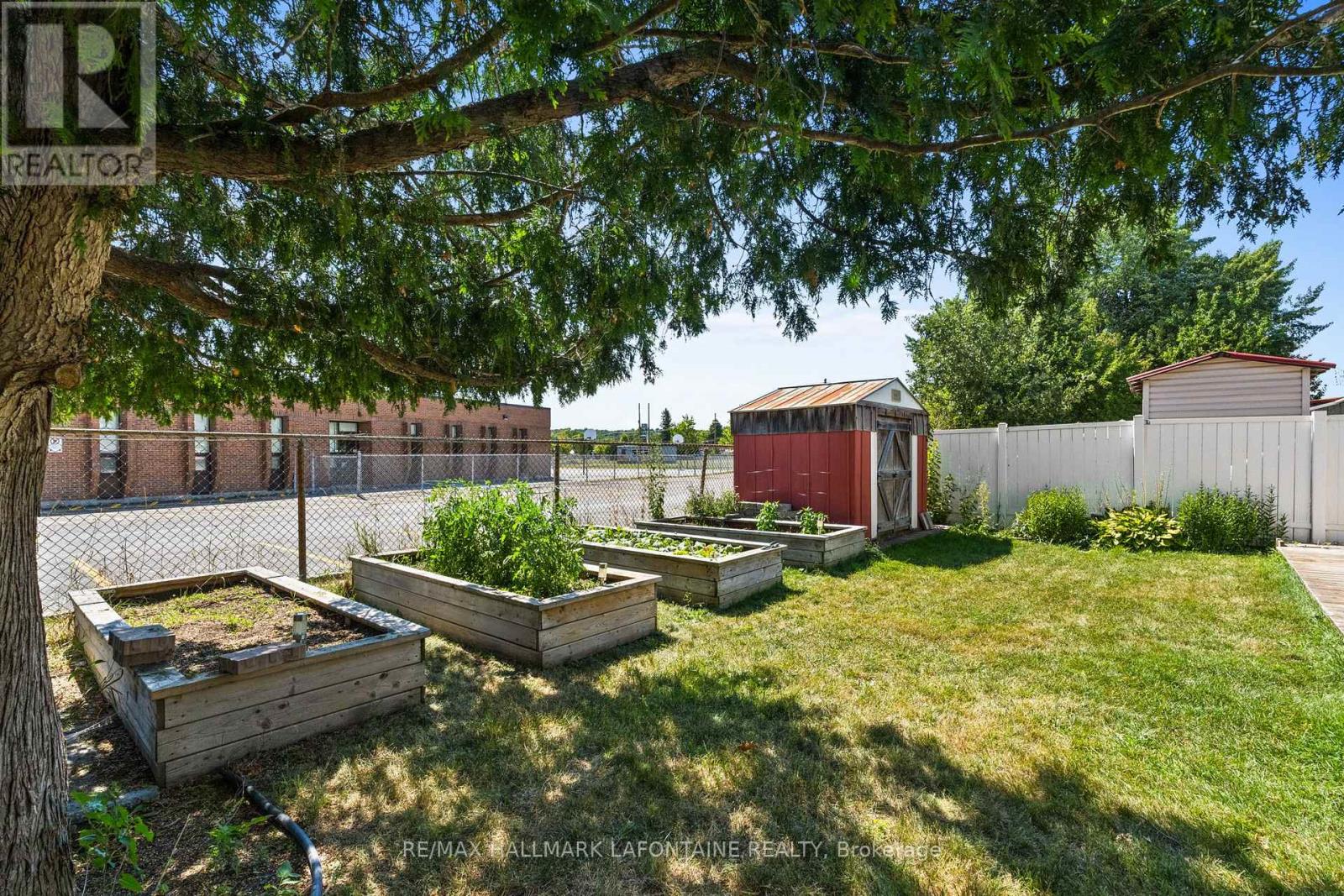 Photo 22 of 602 Eastvale Drive, Ottawa ON