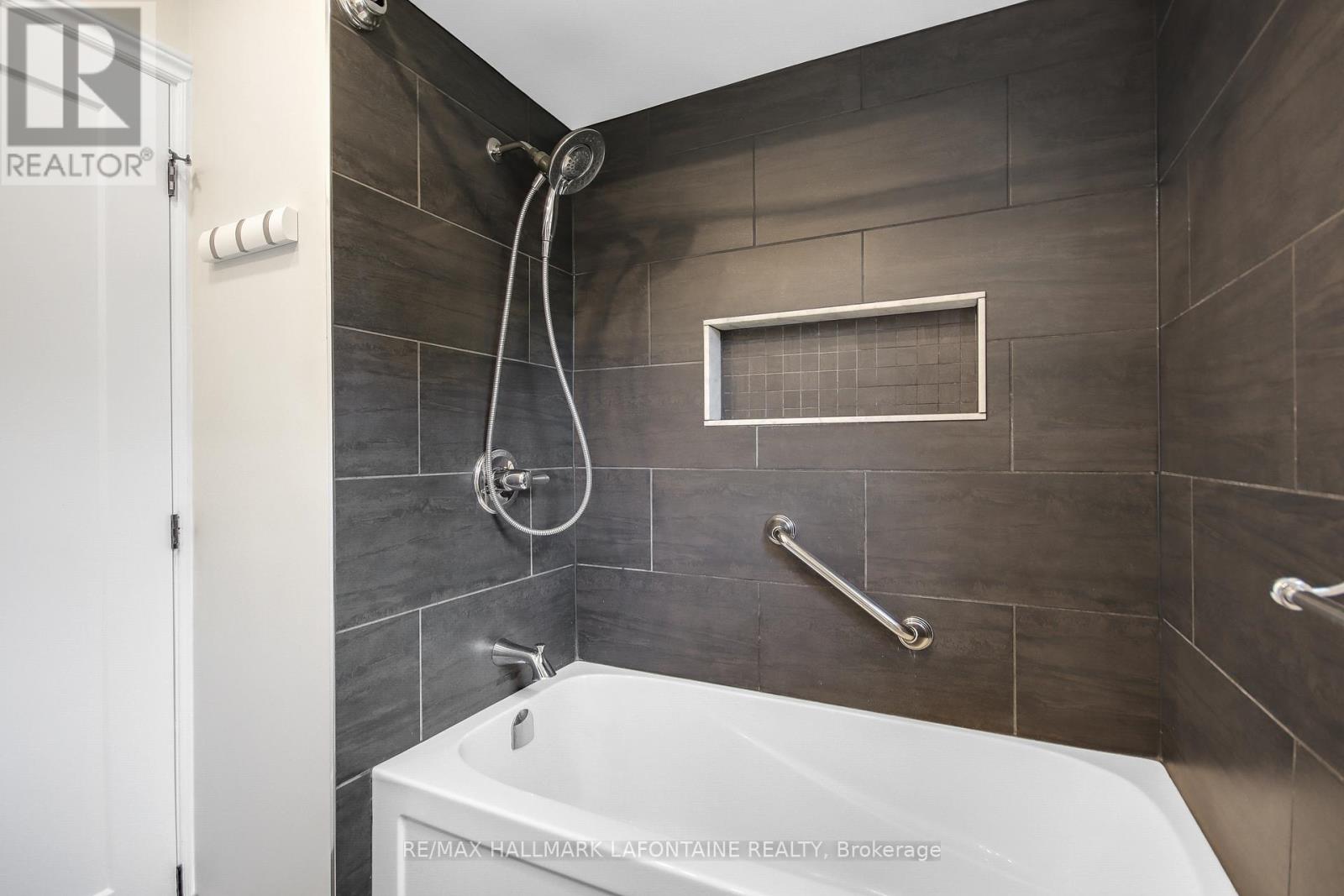 Photo 15 of 1809 Dorset Drive, Ottawa ON