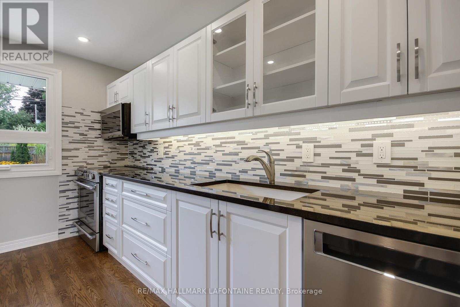 Photo 6 of 1809 Dorset Drive, Ottawa ON