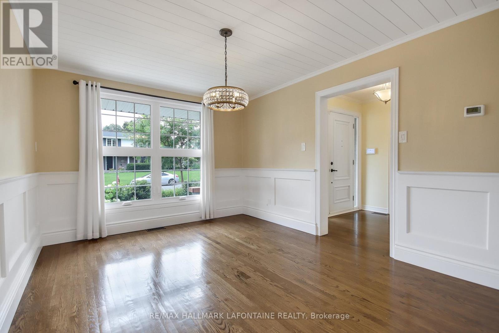 Photo 7 of 1809 Dorset Drive, Ottawa ON