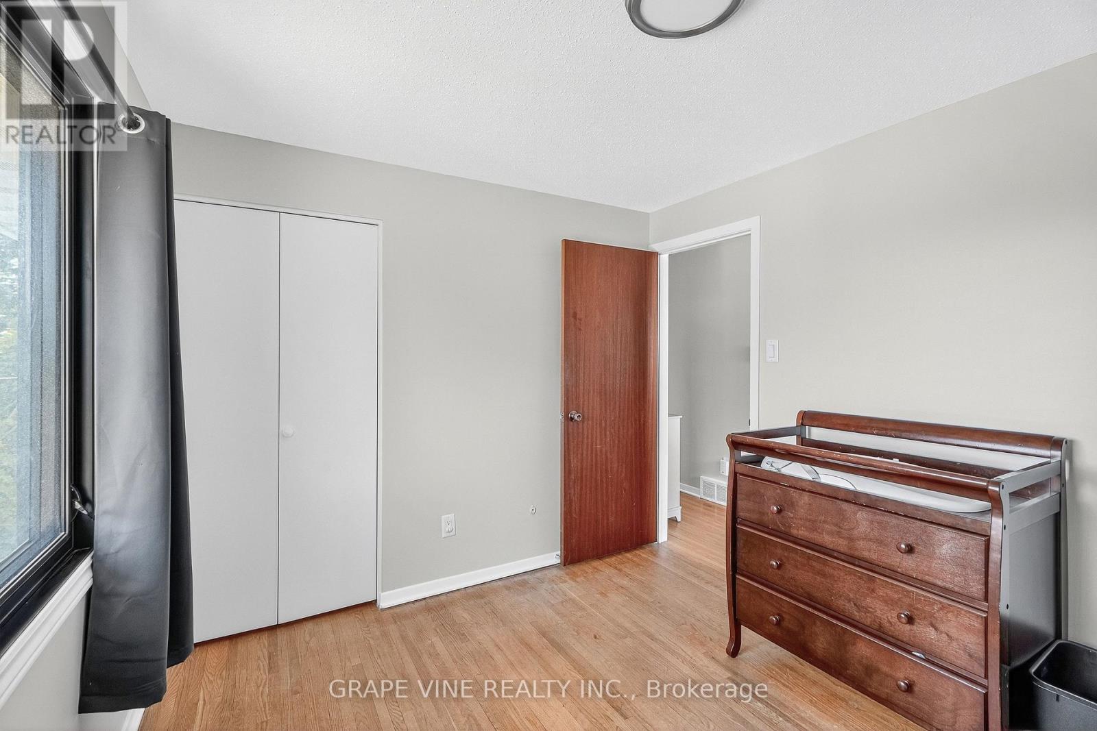 Photo 25 of 2405 Dwight Crescent, Ottawa ON