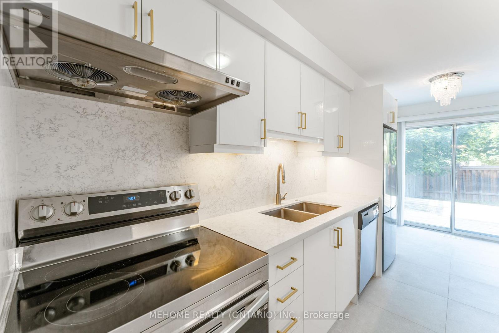 Photo 15 of 6 Thames Court, Richmond Hill ON