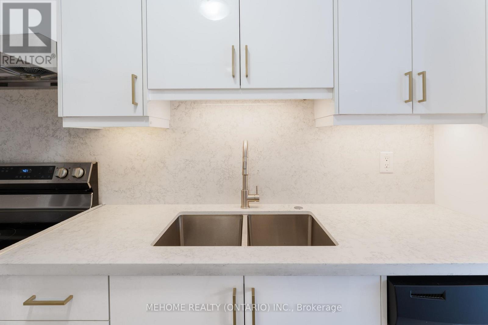 Photo 16 of 6 Thames Court, Richmond Hill ON