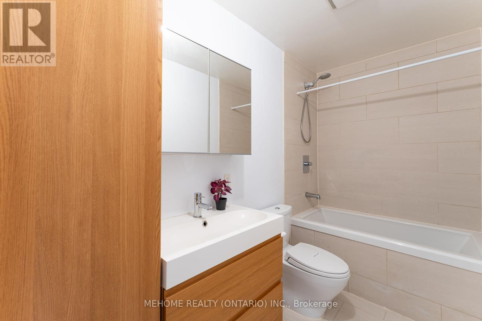 Photo 34 of 6 Thames Court, Richmond Hill ON