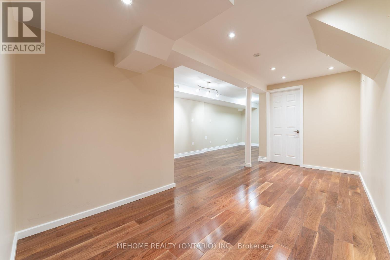 Photo 37 of 6 Thames Court, Richmond Hill ON