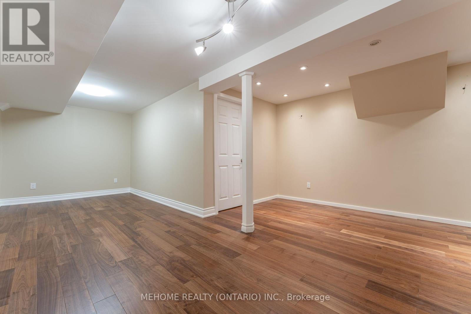 Photo 38 of 6 Thames Court, Richmond Hill ON