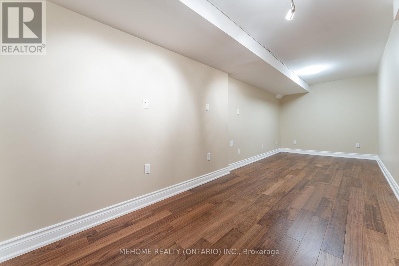 Photo 39 of 6 Thames Court, Richmond Hill ON