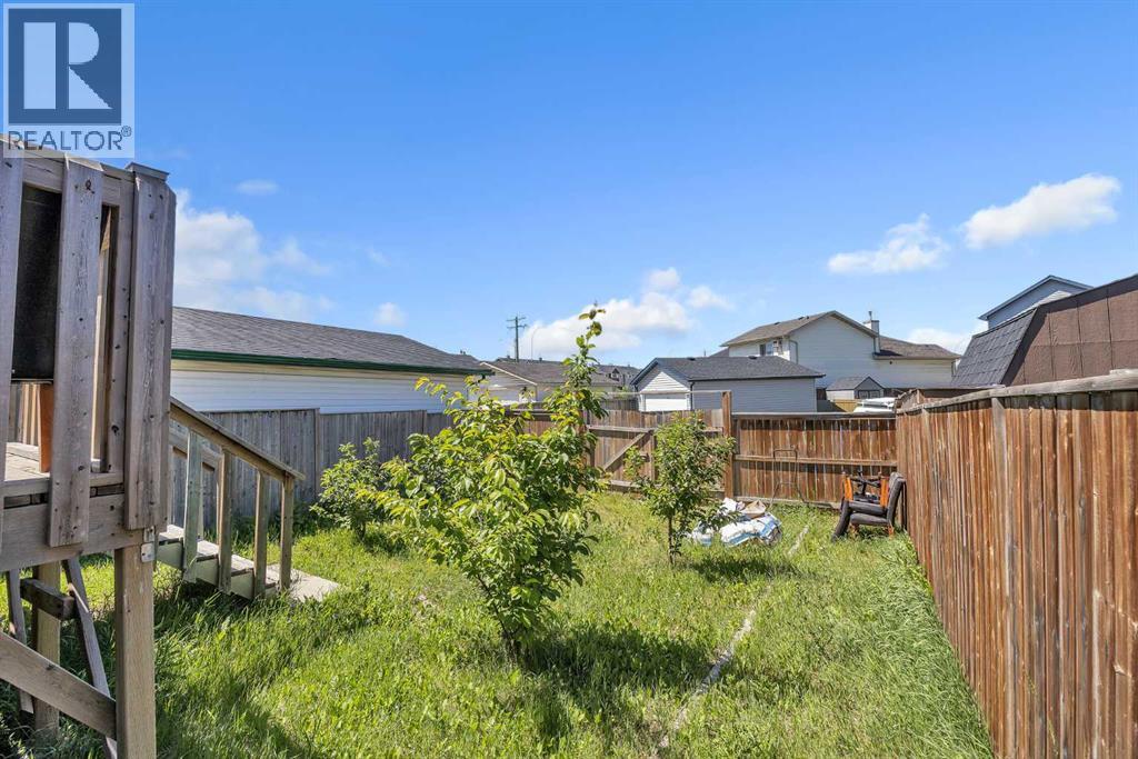Single Family House Bi-level for Sale in  Saddlemont Way NE Saddle Ridge Calgary 