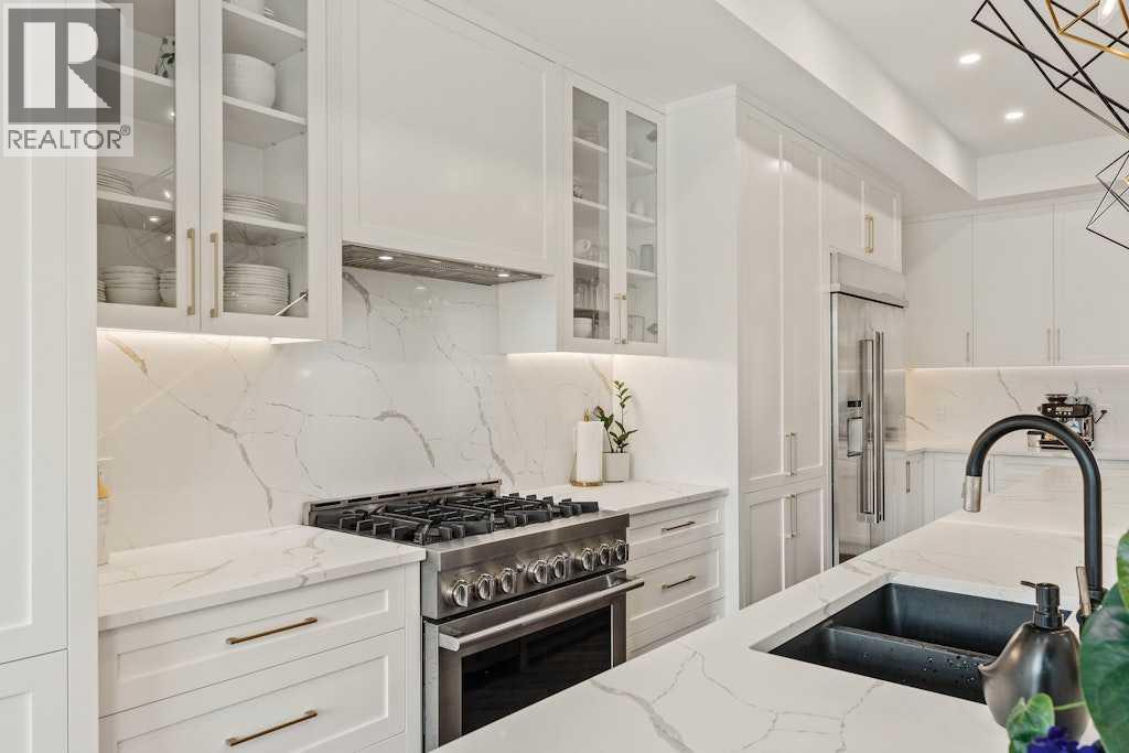 Single Family House for Sale in   Street NW Hillhurst Calgary 