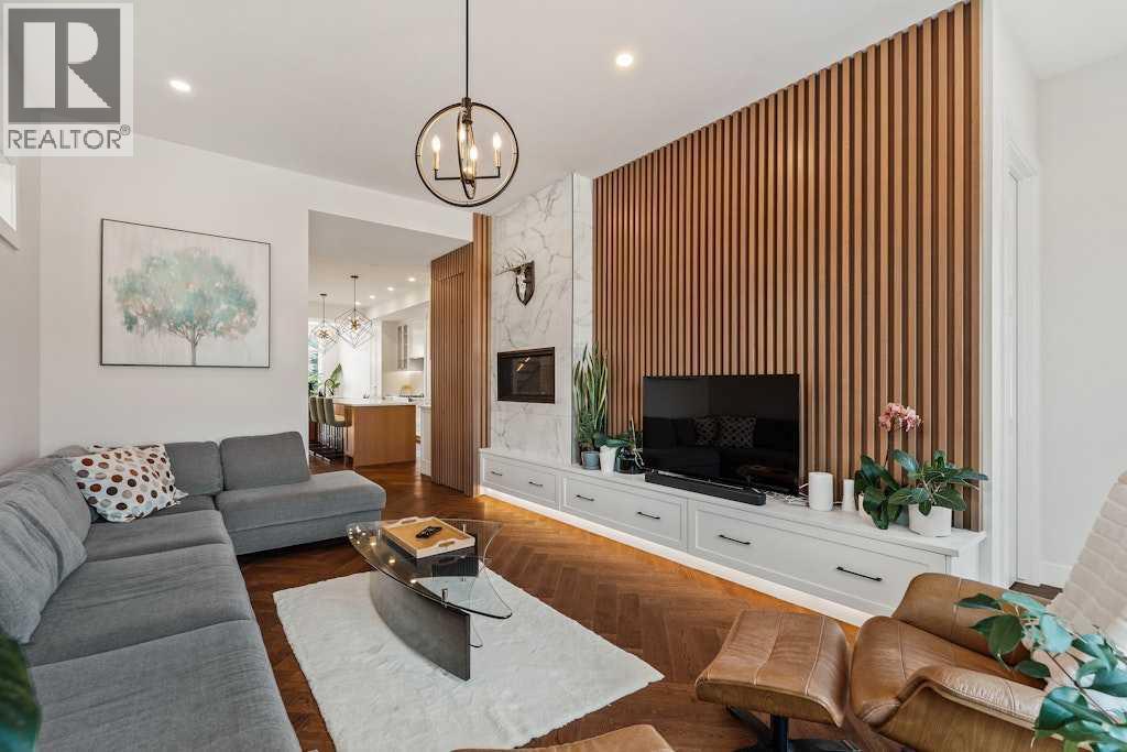 Single Family House for Sale in   Street NW Hillhurst Calgary 