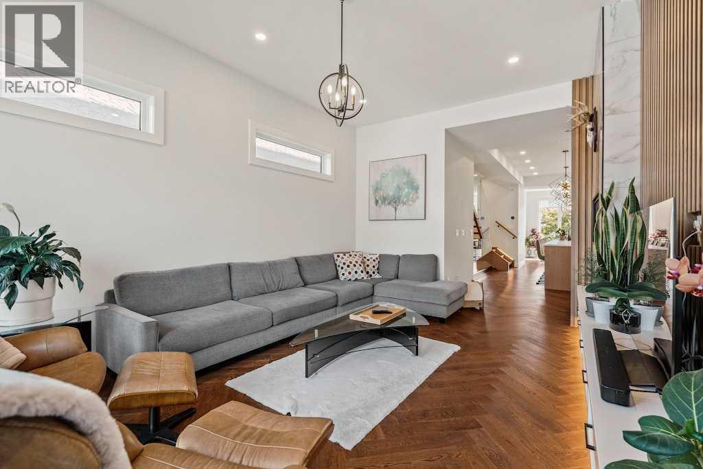 Single Family House for Sale in   Street NW Hillhurst Calgary 