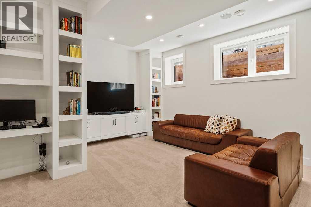 Single Family House for Sale in   Street NW Hillhurst Calgary 