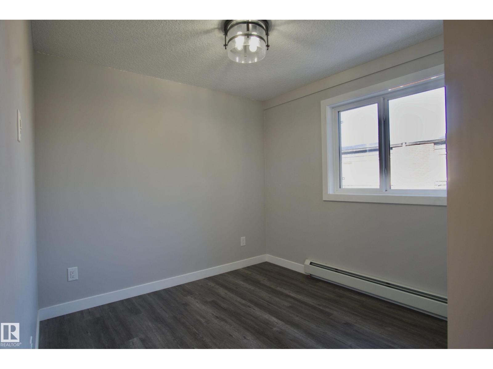 Photo 10 of 104 10736 116 St Nw Nw, Edmonton AB
