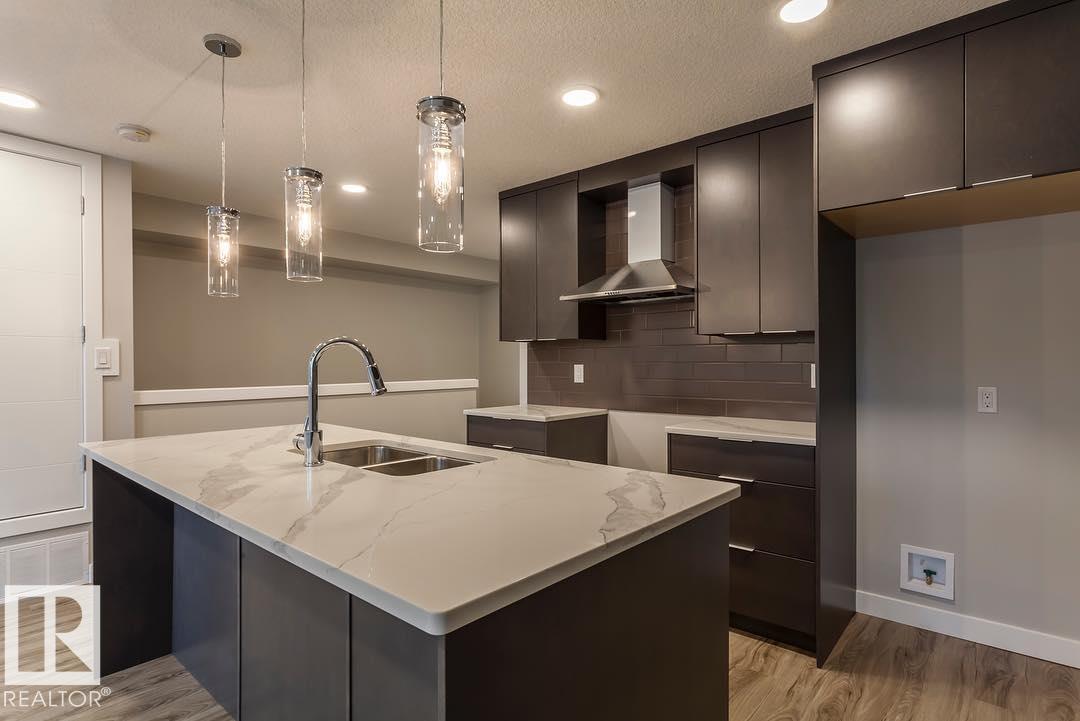 Photo 14 of 104 10736 116 St Nw Nw, Edmonton AB