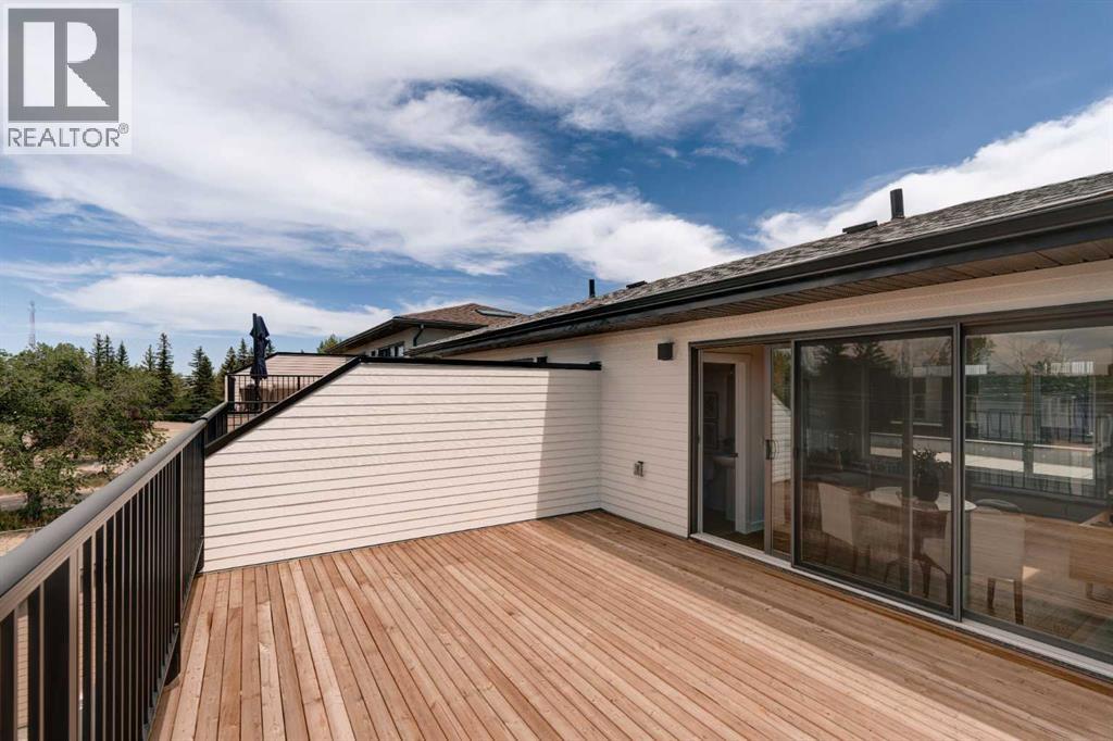 Single Family House for Sale in  Sovereign Heights SW Shaganappi Calgary 