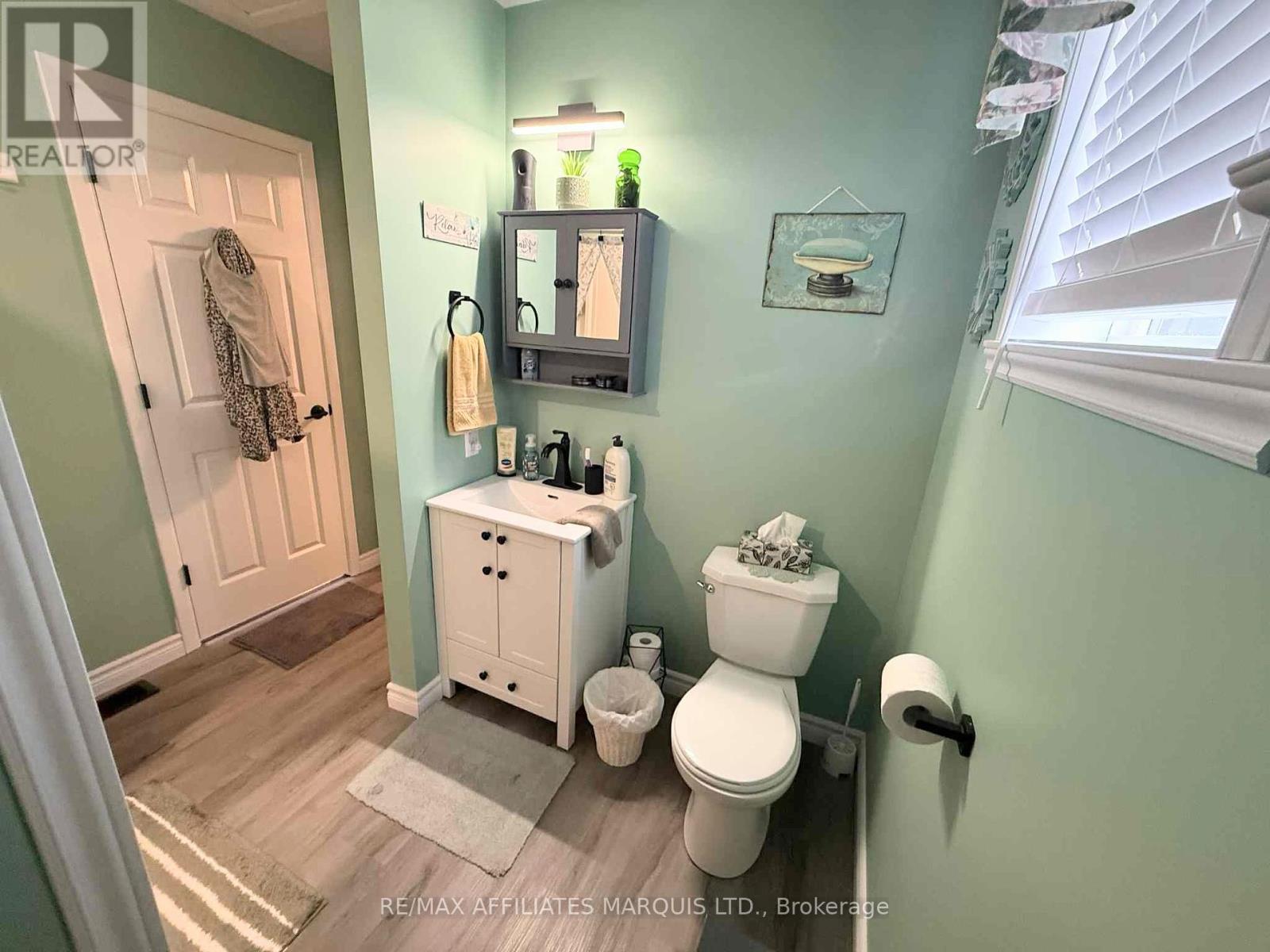 Photo 5 of 29 Seymour Avenue, Cornwall ON