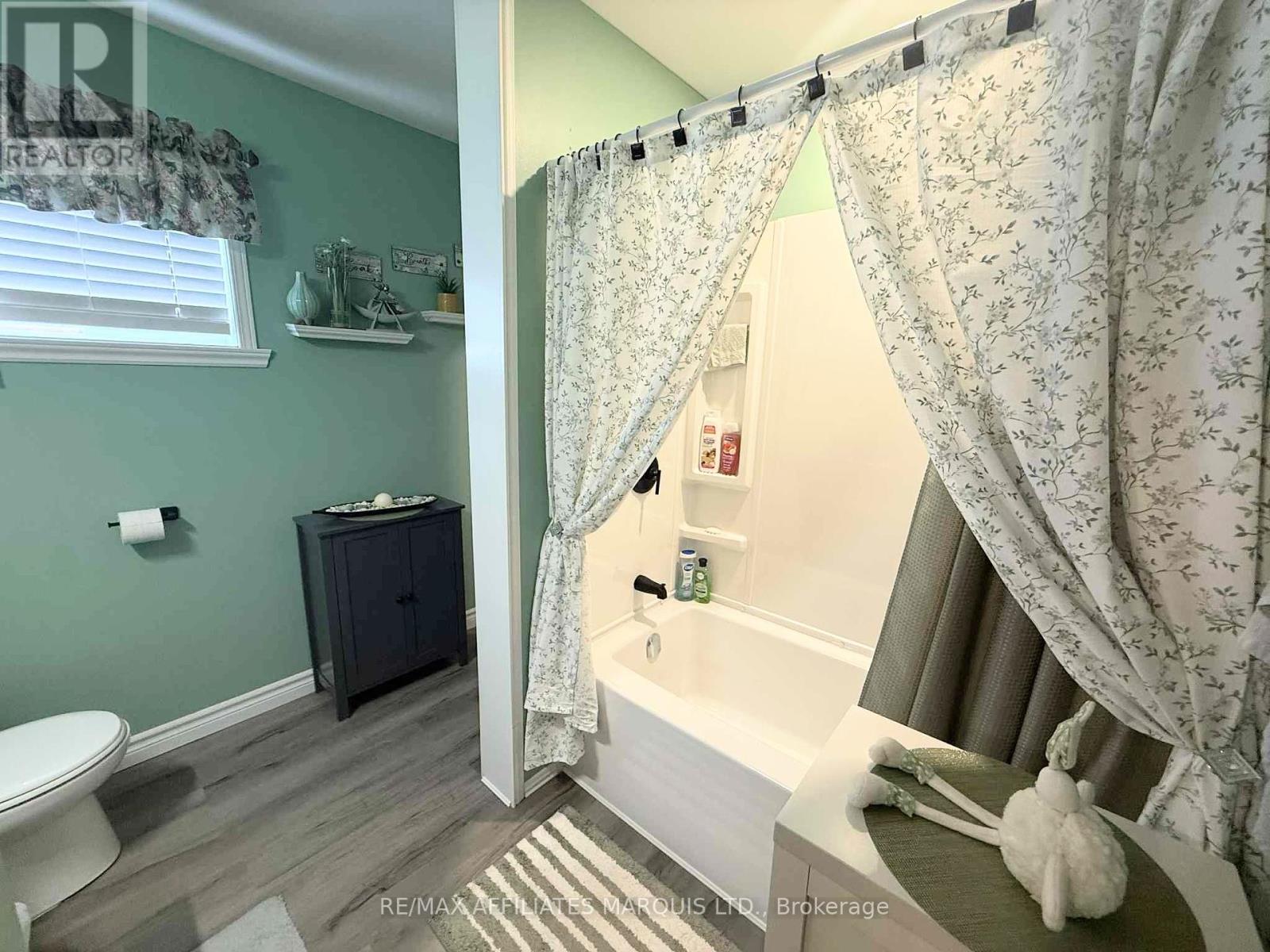 Photo 6 of 29 Seymour Avenue, Cornwall ON