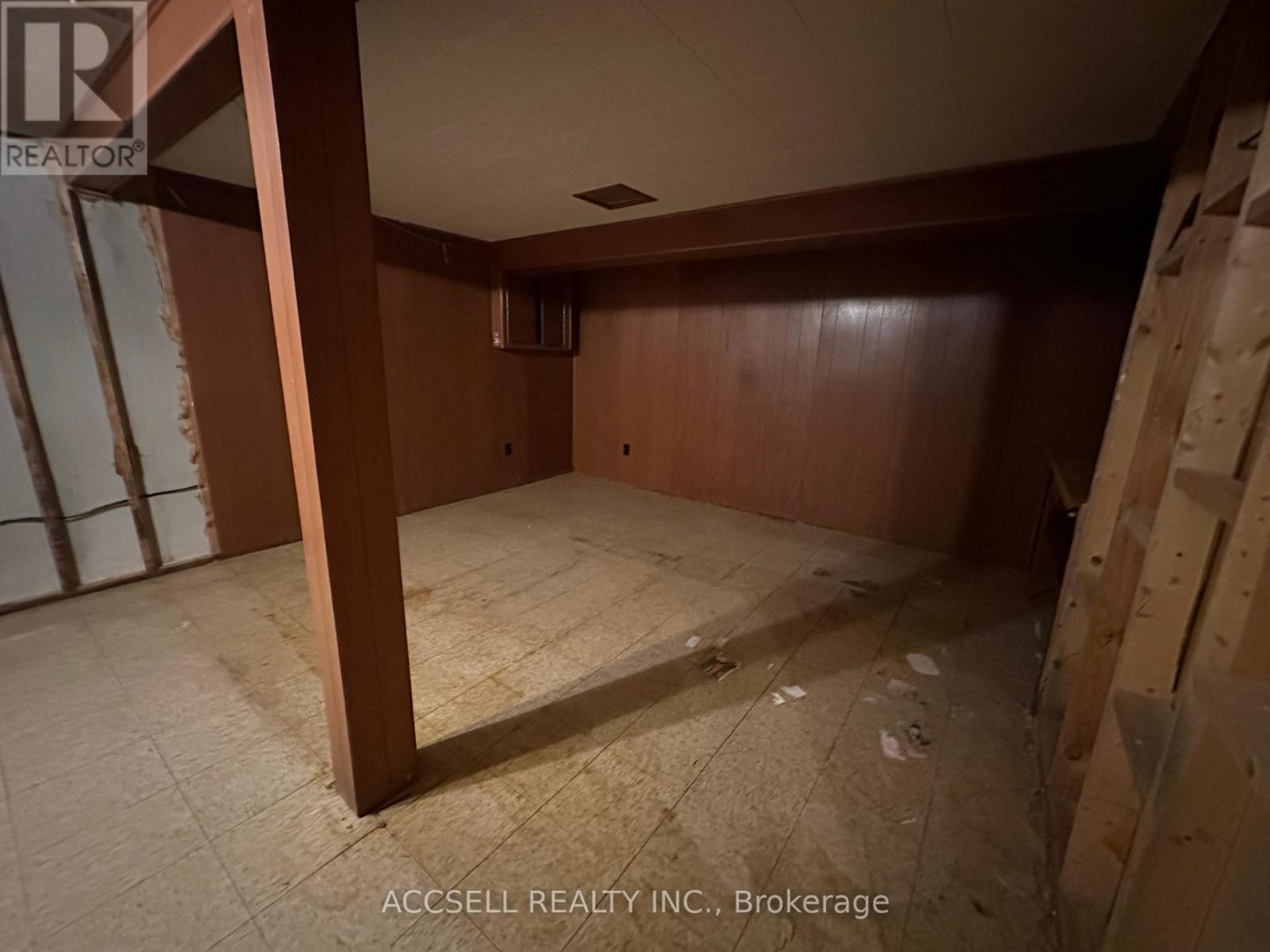 Photo 20 of 137 Earnscliffe Circle, Brampton ON