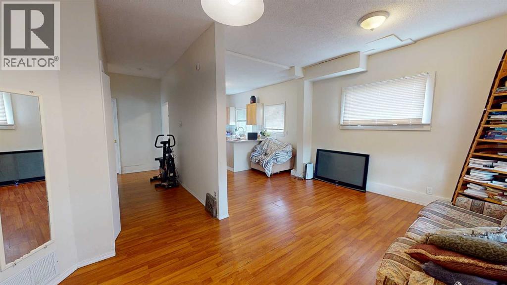 Single Family House for Sale in   Avenue SW Bankview Calgary 