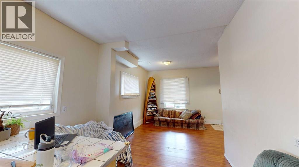 Single Family House for Sale in   Avenue SW Bankview Calgary 